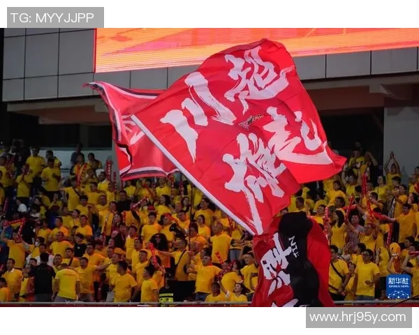 城市联赛特别报道：成都足球队在逆境中崛起的奋斗历程与荣耀时刻